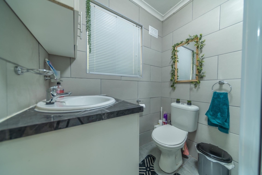 To Let 2 Bedroom Property for Rent in La Colline Western Cape